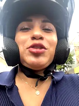 perlita05 online show from 10.31.25