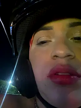 perlita05 online show from 12.14.25