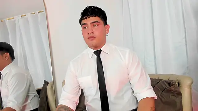 Snapshot of MatheoVelez chatting on 12.11.24 MatheoVelez online show from 12.11.24