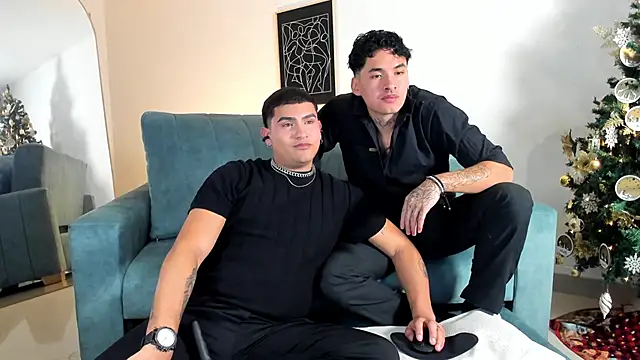 Snapshot of MatheoVelez chatting on 01.01.25 MatheoVelez online show from 01.01.25