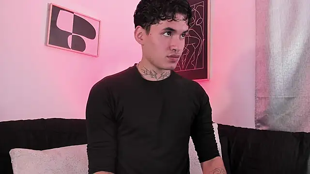 Snapshot of MatheoVelez chatting on 02.15.25 MatheoVelez online show from 02.15.25