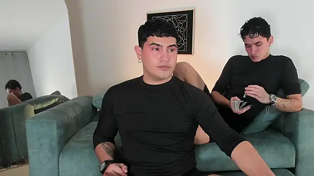 Snapshot of MatheoVelez chatting on 02.24.25 MatheoVelez online show from 02.24.25