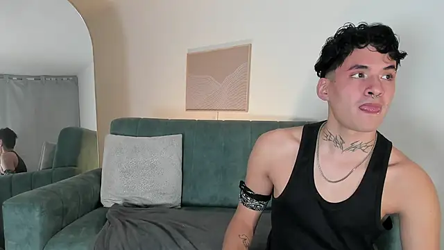 Snapshot of MatheoVelez chatting on 03.03.25 MatheoVelez online show from 03.03.25