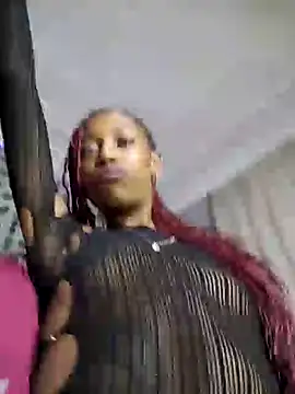 Snapshot of 02Boitybaby chatting on 06.04.26 02Boitybaby online show from 06.04.26