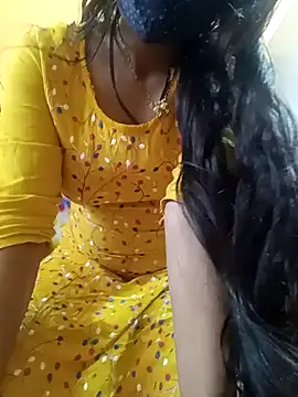 Snapshot of CutePriya613 chatting on 12.24.24 CutePriya613 online show from 12.24.24