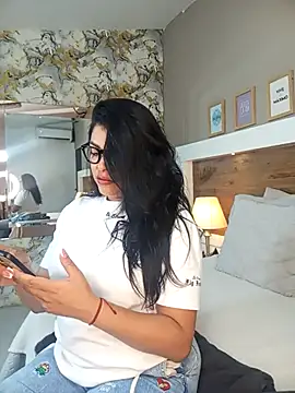 EmaBakker online show from 12.14.25