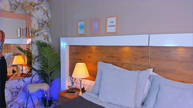 EmaBakker online show from 01.06.26