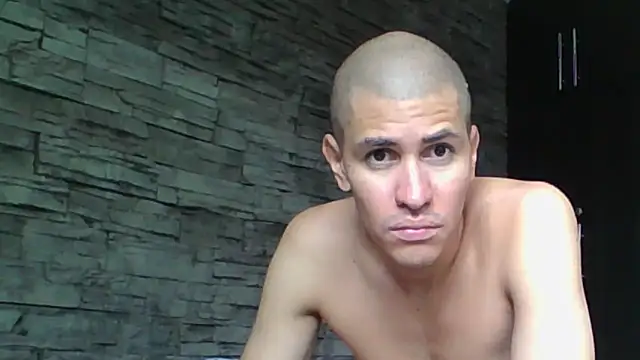 Snapshot of Sexylatin64 chatting on 05.27.26 Sexylatin64 online show from 05.27.26