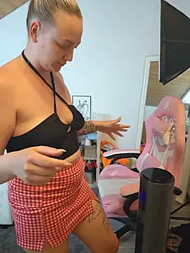 Snapshot of Milas_Dreams chatting on 05.26.26 Milas Dreams online show from 05.26.26
