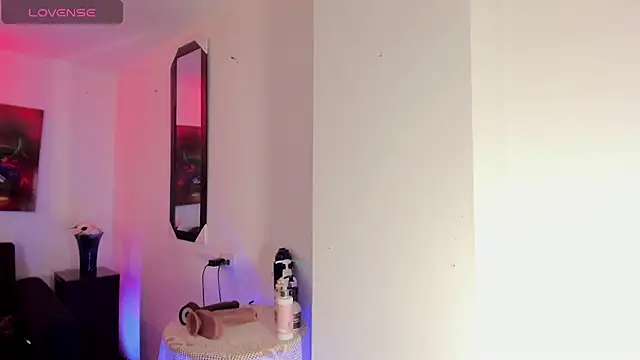 Venus R0se online show from 11.16.25