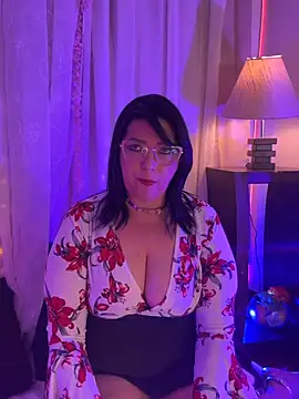 Snapshot of Venus_R0se chatting on 05.16.26 Venus R0se online show from 05.16.26