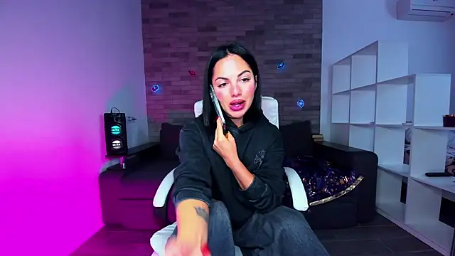 Snapshot of AddictedSabi chatting on 10.12.25 AddictedSabi online show from 10.12.25