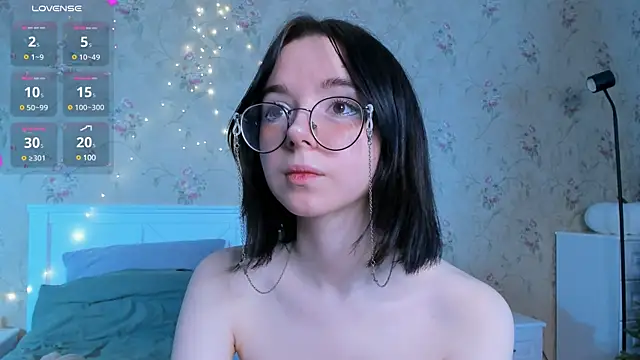 Snapshot of Nora_Failure chatting on 01.06.25 Nora Failure online show from 01.06.25