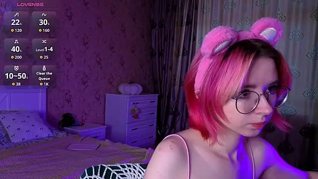 Snapshot of Nora_Failure chatting on 10.15.25 Nora Failure online show from 10.15.25