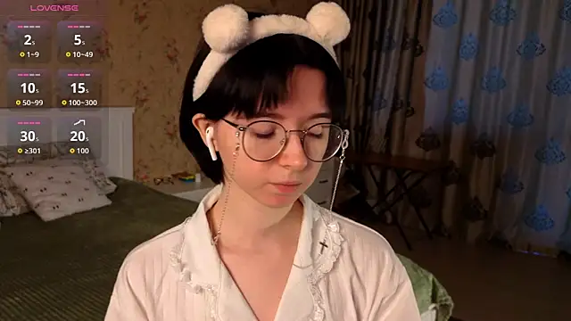 Snapshot of Nora_Failure chatting on 10.25.25 Nora Failure online show from 10.25.25