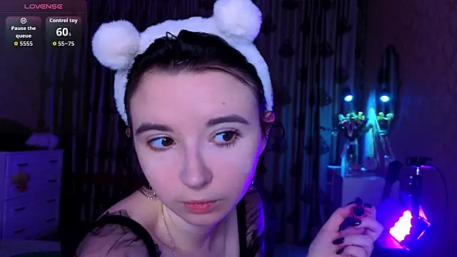 Snapshot of Nora_Failure chatting on 11.07.25 Nora Failure online show from 11.07.25