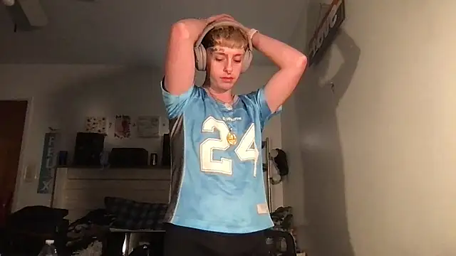 Snapshot of twentywithafelonyy chatting on 02.17.25 twentywithafelonyy online show from 02.17.25