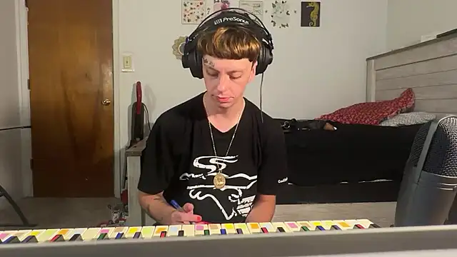 Snapshot of twentywithafelonyy chatting on 09.15.25 twentywithafelonyy online show from 09.15.25