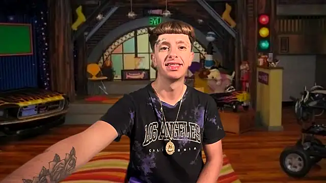 Snapshot of twentywithafelonyy chatting on 09.22.25 twentywithafelonyy online show from 09.22.25