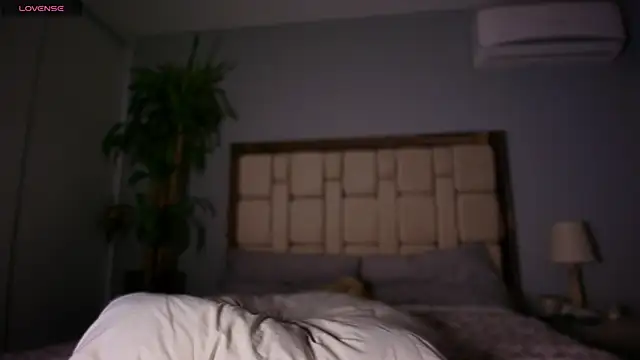 auroracaruso11 online show from 01.22.25