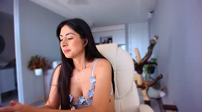 auroracaruso11 online show from 03.22.25