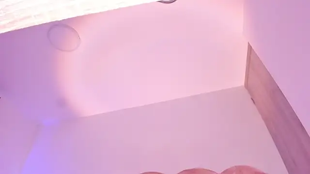 amelie murphy  online show from 04.16.26