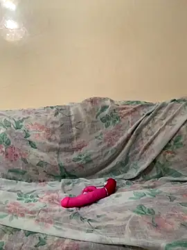 Snapshot of Layla-daloua chatting on 09.20.25 Layla-daloua online show from 09.20.25