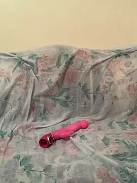 Snapshot of Layla-daloua chatting on 10.05.25 Layla-daloua online show from 10.05.25