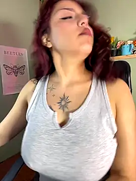 Snapshot of Liittleluaa_ chatting on 09.11.25 Liittleluaa online show from 09.11.25