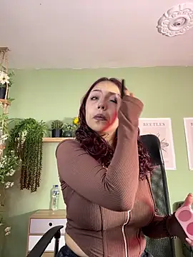 Snapshot of Liittleluaa_ chatting on 09.17.25 Liittleluaa online show from 09.17.25