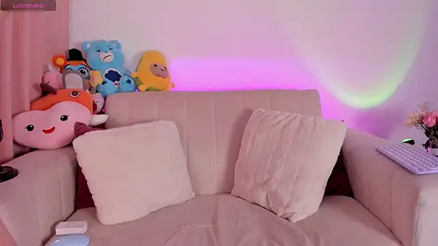 DAKOTA LOVEE online show from 02.22.25