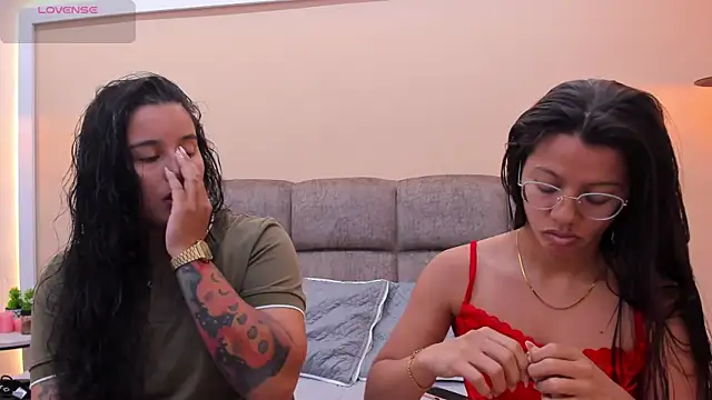 Dilan y Mia online show from 12.19.24