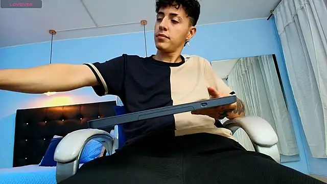 Lobo 17  online show from 02.18.25