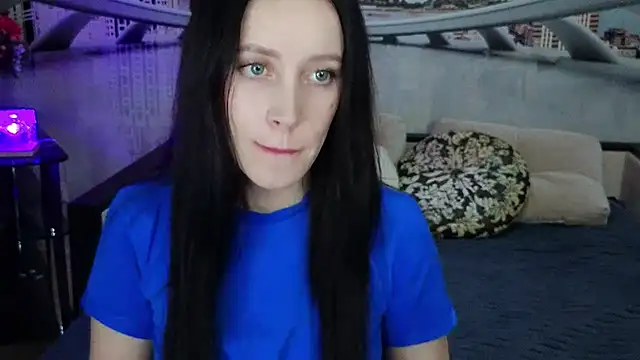 Snapshot of MonikaSweetXXX chatting on 03.06.25 MonikaSweetXXX online show from 03.06.25