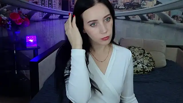 Snapshot of MonikaSweetXXX chatting on 03.13.25 MonikaSweetXXX online show from 03.13.25