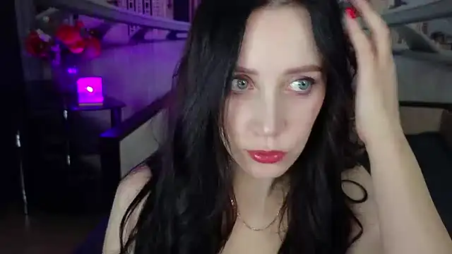 Snapshot of MonikaSweetXXX chatting on 03.14.25 MonikaSweetXXX online show from 03.14.25