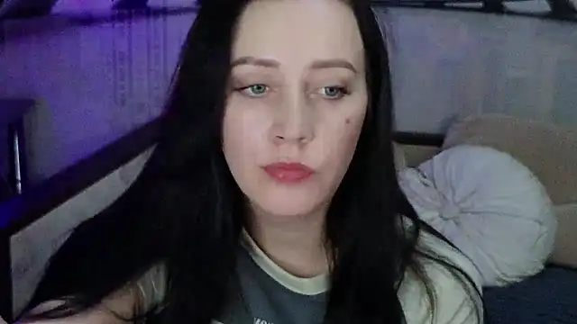 Snapshot of MonikaSweetXXX chatting on 03.22.25 MonikaSweetXXX online show from 03.22.25