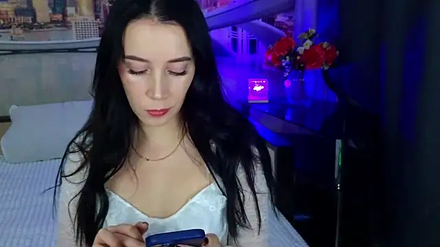 Snapshot of MonikaSweetXXX chatting on 10.15.25 MonikaSweetXXX online show from 10.15.25