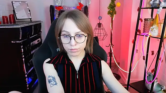 AphexQueen online show from 12.19.24