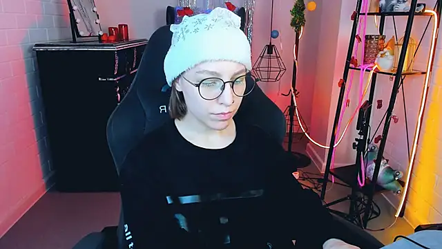 AphexQueen online show from 12.25.24