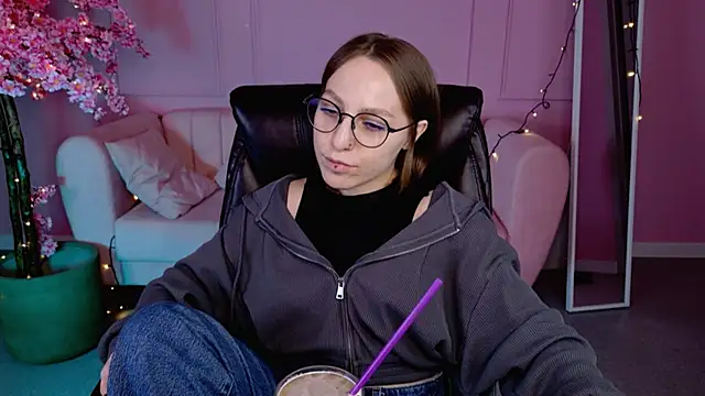 AphexQueen online show from 02.28.25