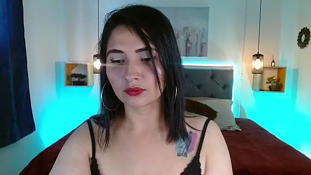 Snapshot of emily_leinner chatting on 03.17.25 emily leinner online show from 03.17.25
