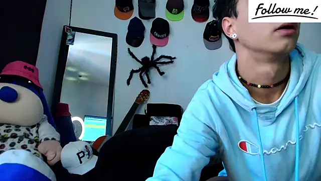 Snapshot of twink_sebas_ chatting on 12.11.24 twink sebas online show from 12.11.24
