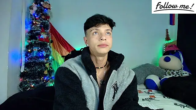 Snapshot of twink_sebas_ chatting on 12.16.24 twink sebas online show from 12.16.24