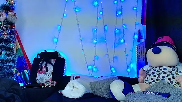 Snapshot of twink_sebas_ chatting on 12.24.24 twink sebas online show from 12.24.24