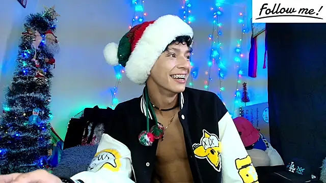 Snapshot of twink_sebas_ chatting on 12.25.24 twink sebas online show from 12.25.24