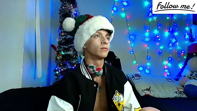 Snapshot of twink_sebas_ chatting on 12.26.24 twink sebas online show from 12.26.24