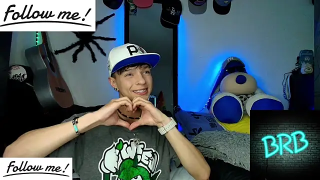 Snapshot of twink_sebas_ chatting on 12.27.24 twink sebas online show from 12.27.24