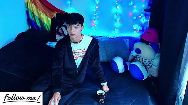 Snapshot of twink_sebas_ chatting on 12.29.24 twink sebas online show from 12.29.24