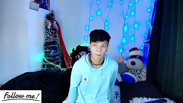 Snapshot of twink_sebas_ chatting on 12.31.24 twink sebas online show from 12.31.24